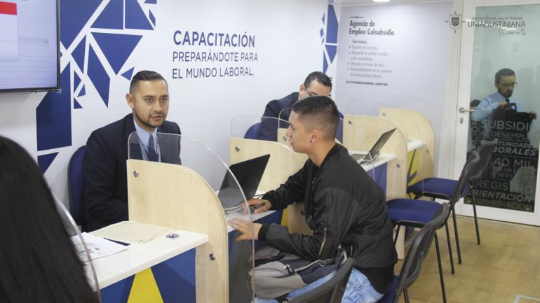 Agencia móvil de empleo Colsubsidio, se tomó la UNIAGUSTINIANA para decir: empleo sí hay