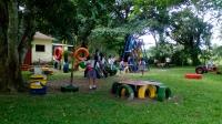 Parques infantiles, con llantas recicladas