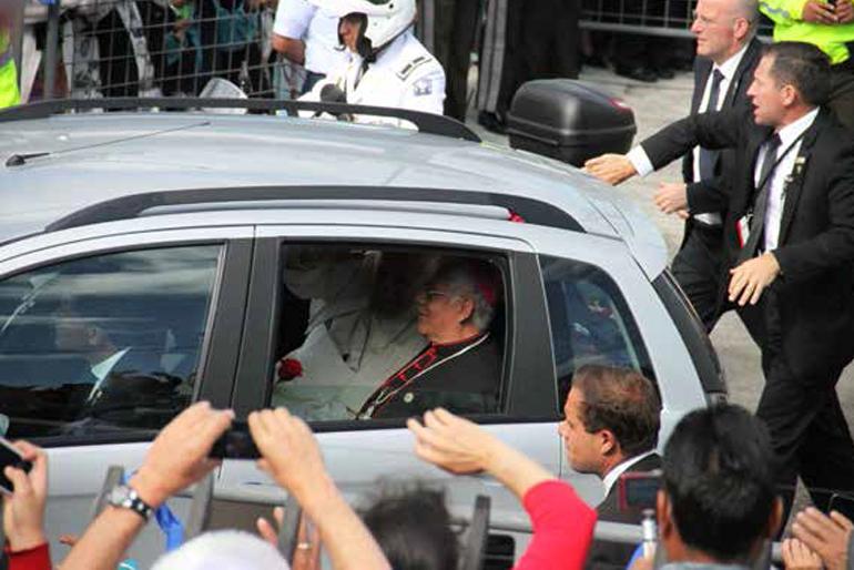 Uniagustiniano de intercambio en Ecuador cubre visita del Papa