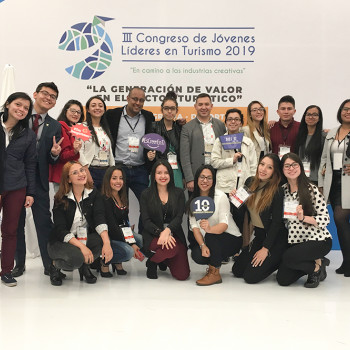Estudiantes de Hotelería y Turismo de la UNIAGUSTINIANA, encabezan presencia y liderazgo en congreso del gremio 