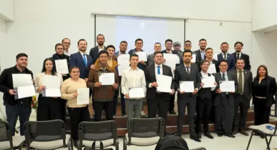Uniagustiniana Celebra Certificación y Entrega de Diplomas