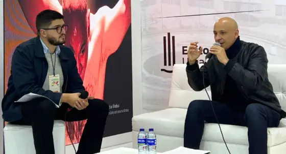 El cuerpo como herramienta de creación teatral: sentir antes que representar