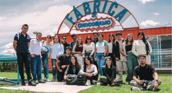Estudiantes de la Uniagustiniana en el marco de Huella 2024 visitan la fábrica interactiva de Chocoramo
