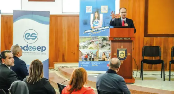 Uniagustiniana lidera foro sobre el Plan Nacional Decenal de Educación