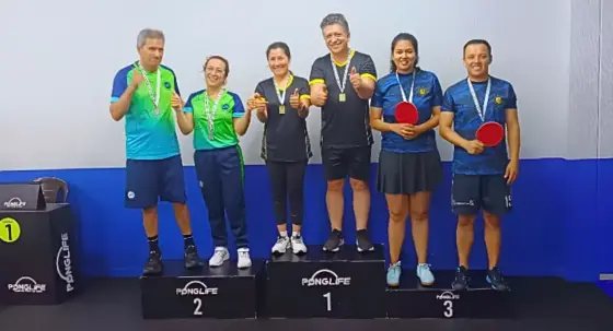 Uniagustiniana brilla en la parada universitaria de tenis de mesa