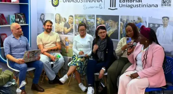 Uniagustiniana dialoga con sobrevivientes del conflicto armado en la FILBo
