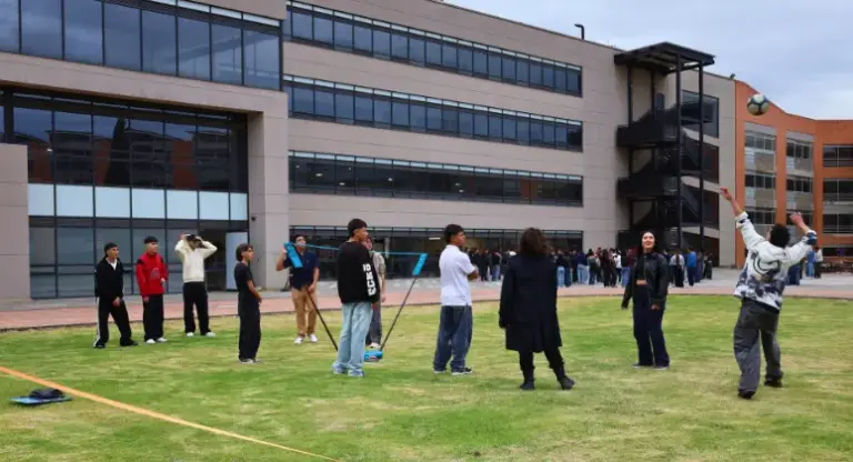 360 nuevos estudiantes