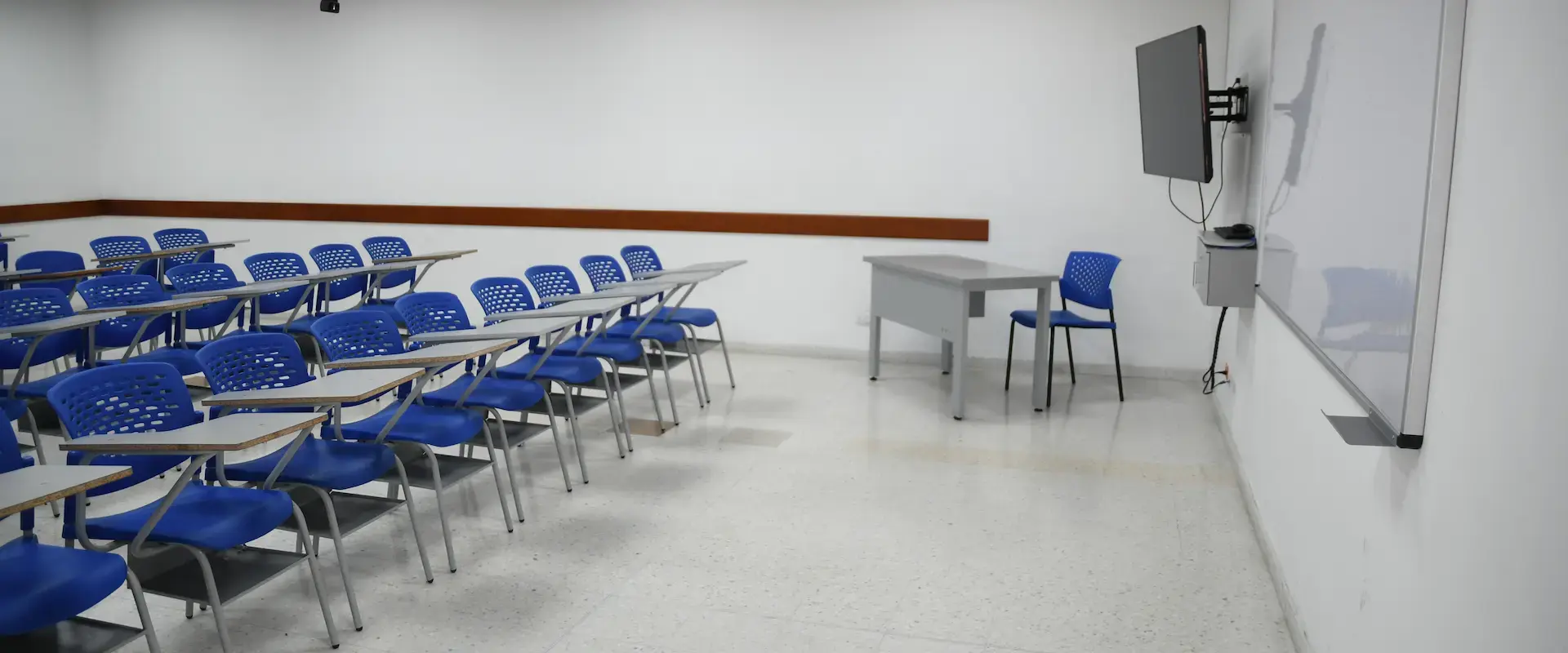 Salón Fray Eugenio Ayape 6