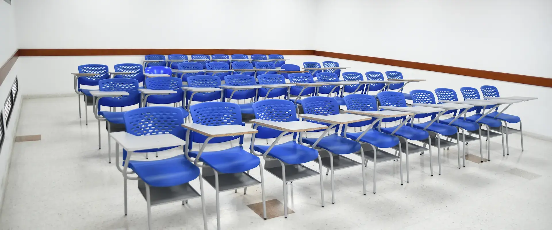 Salón Fray Eugenio Ayape 9